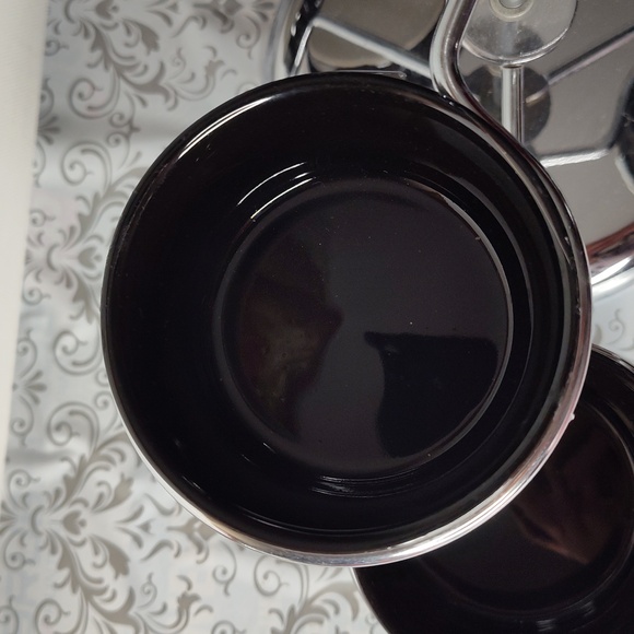 Revolving 6-pc Dip Ceramic Bowls 11x11x9 ** 1 bowl has a crack ** - Picture 3 of 8